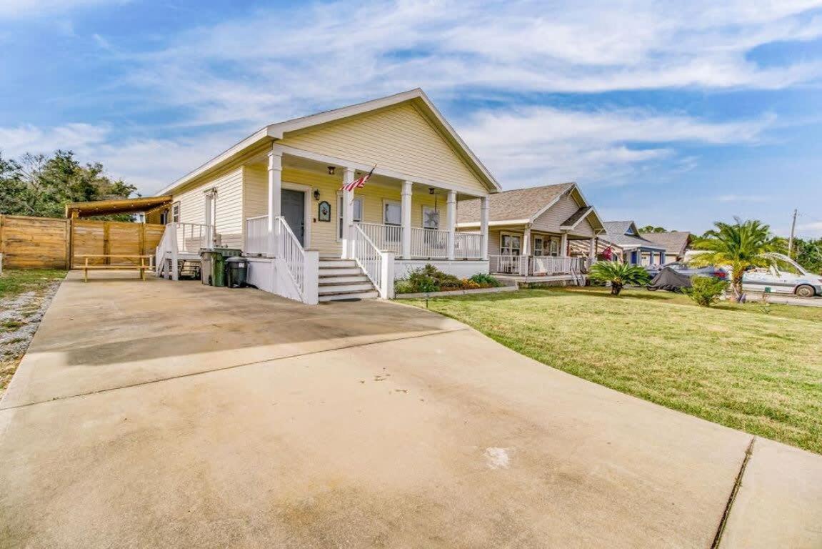 Cam'S Coastal Cottage- Nas Pensacola, Close To Beach Exterior photo