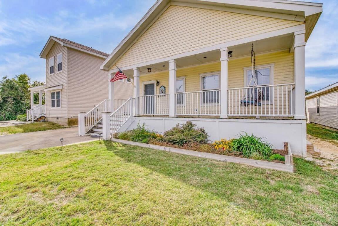 Cam'S Coastal Cottage- Nas Pensacola, Close To Beach Exterior photo