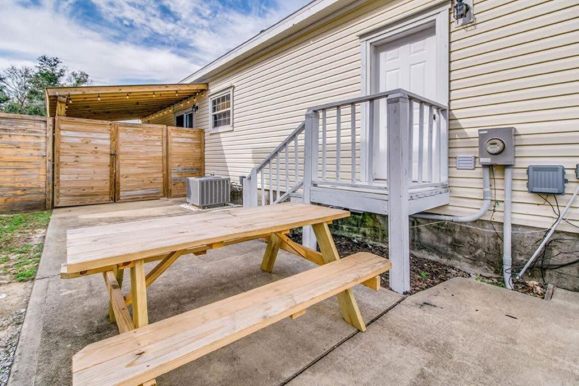 Cam'S Coastal Cottage- Nas Pensacola, Close To Beach Exterior photo
