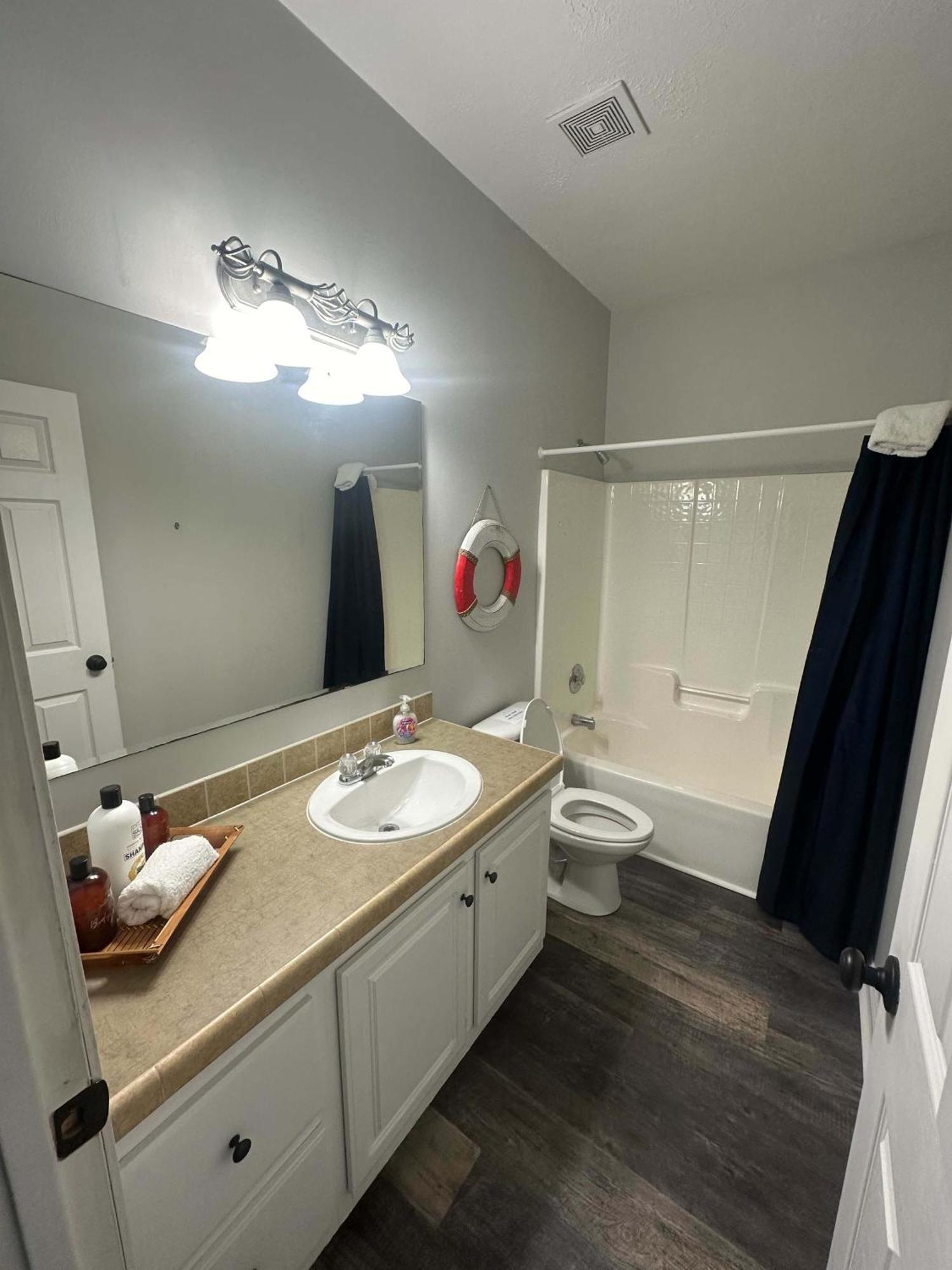 Cam'S Coastal Cottage- Nas Pensacola, Close To Beach Exterior photo