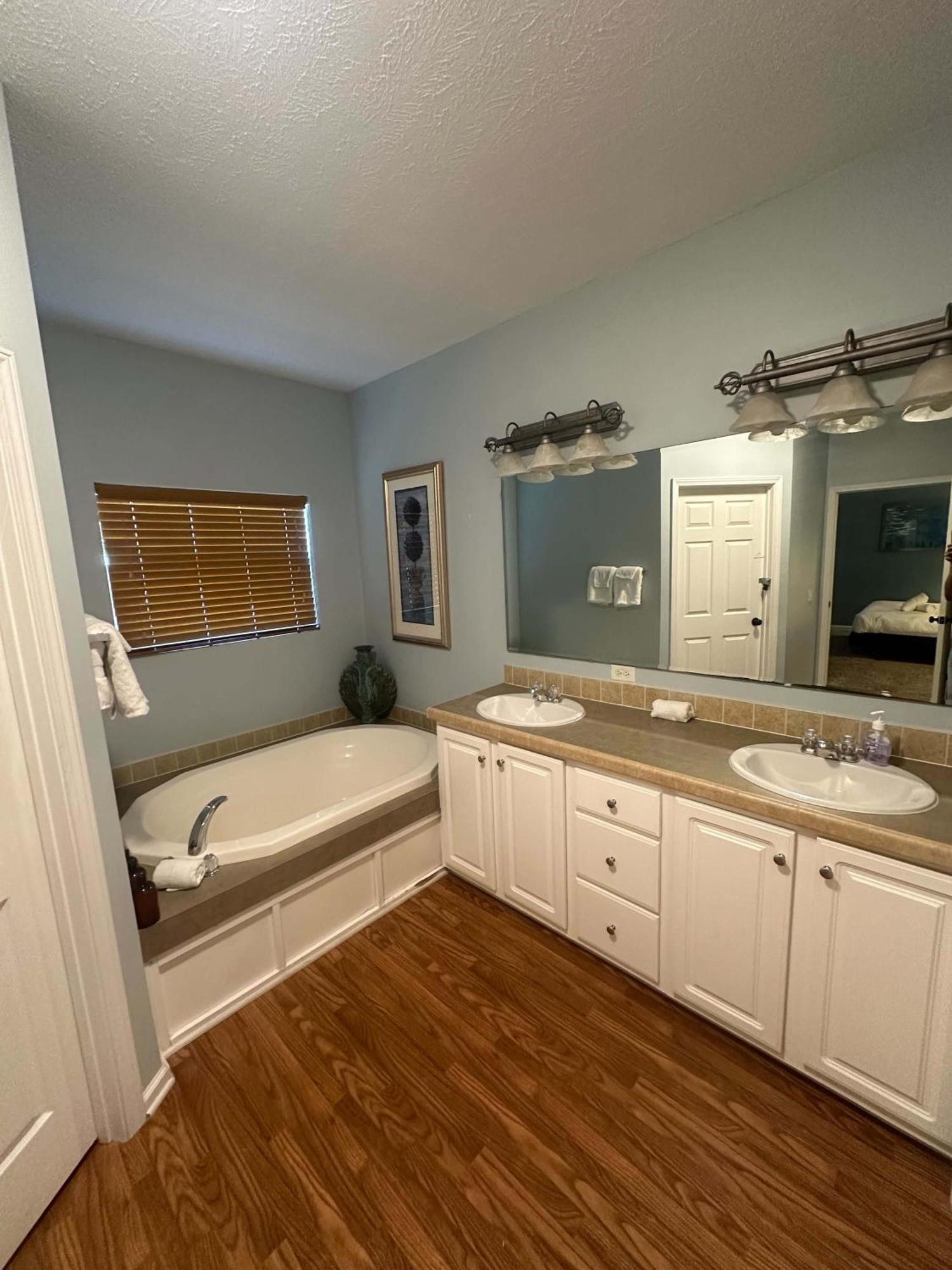 Cam'S Coastal Cottage- Nas Pensacola, Close To Beach Exterior photo